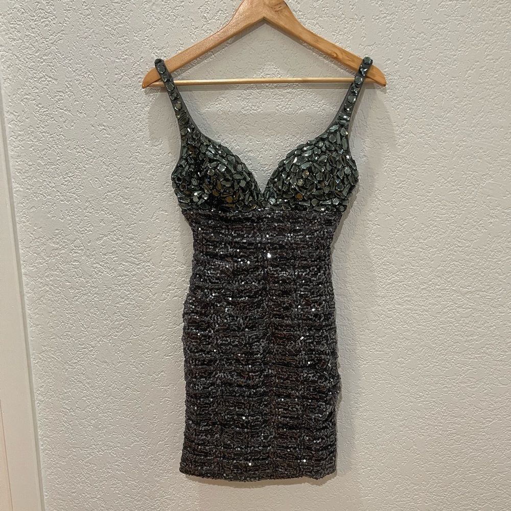 Royal Queen Collection Formal Gray Beaded and Sequin Party Dress Size 4